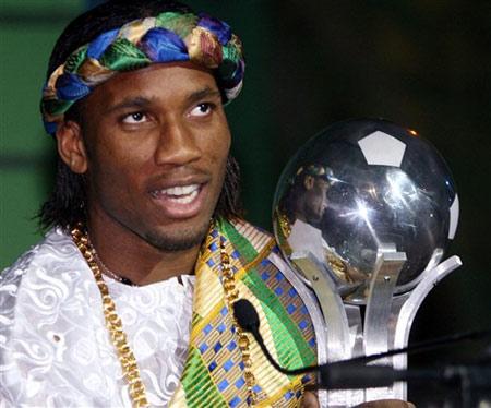 开云体育-德罗巴重返赛场，表现优异首场状态出色，MAD观众沸腾！