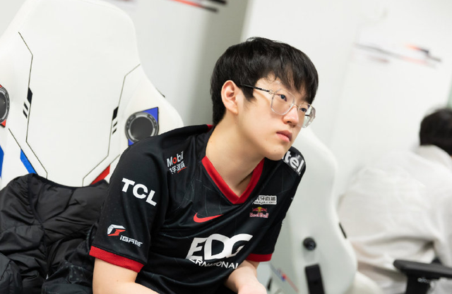 开云体育-包含Ming爆冷击败MAD，战术调整引爆全场！的词条